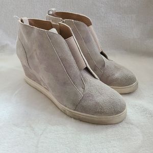 Linea Paolo Camo Wedge Sneakers Size 8 (Great for restoration project) Revamp